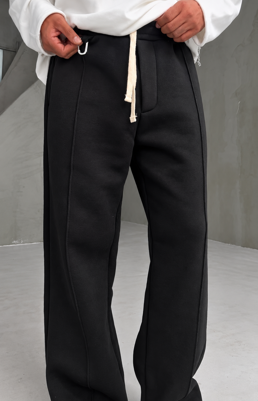 350 GSM Black Straight Cozy Sweatpants