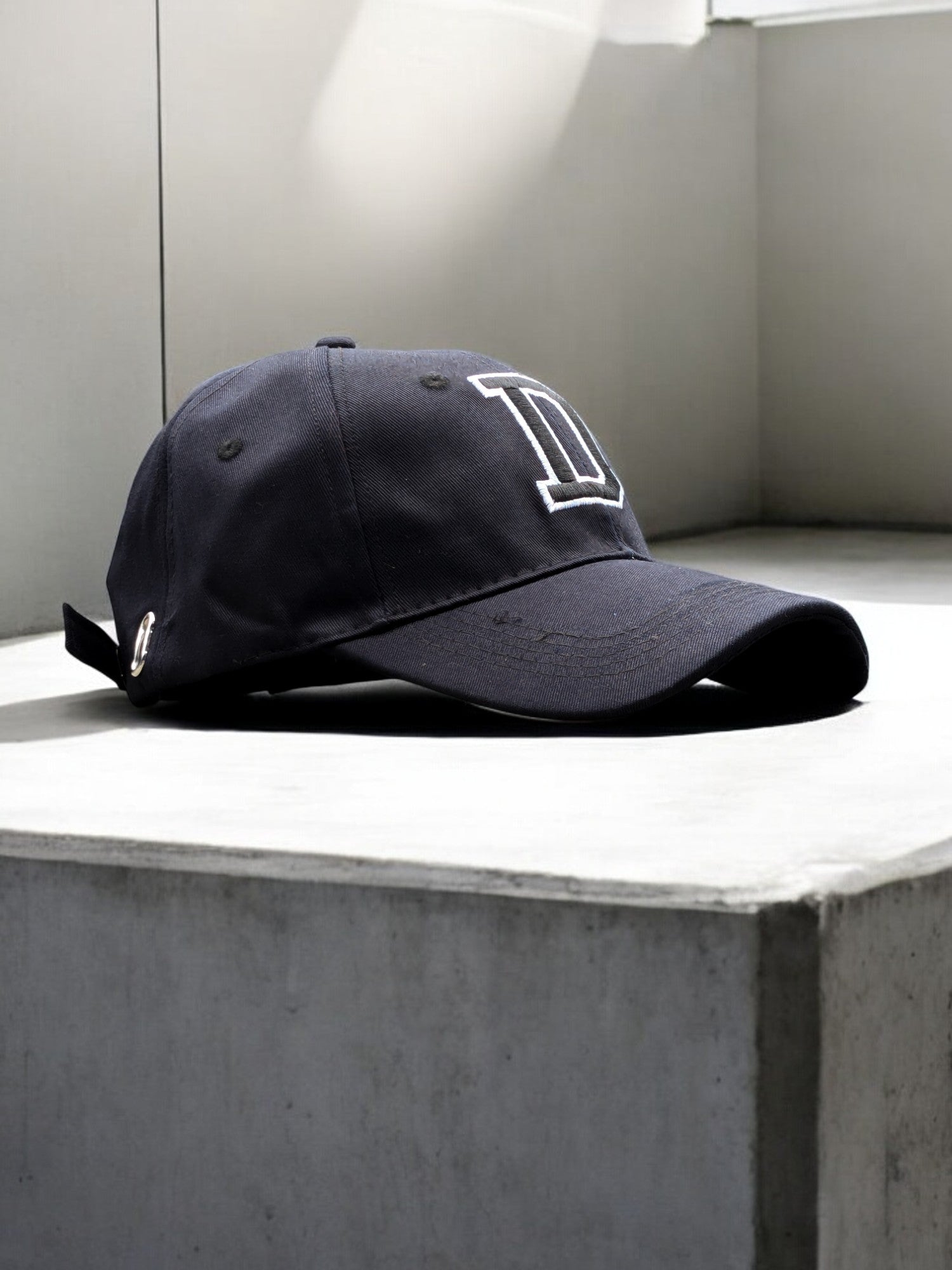 Cap [Letter D]