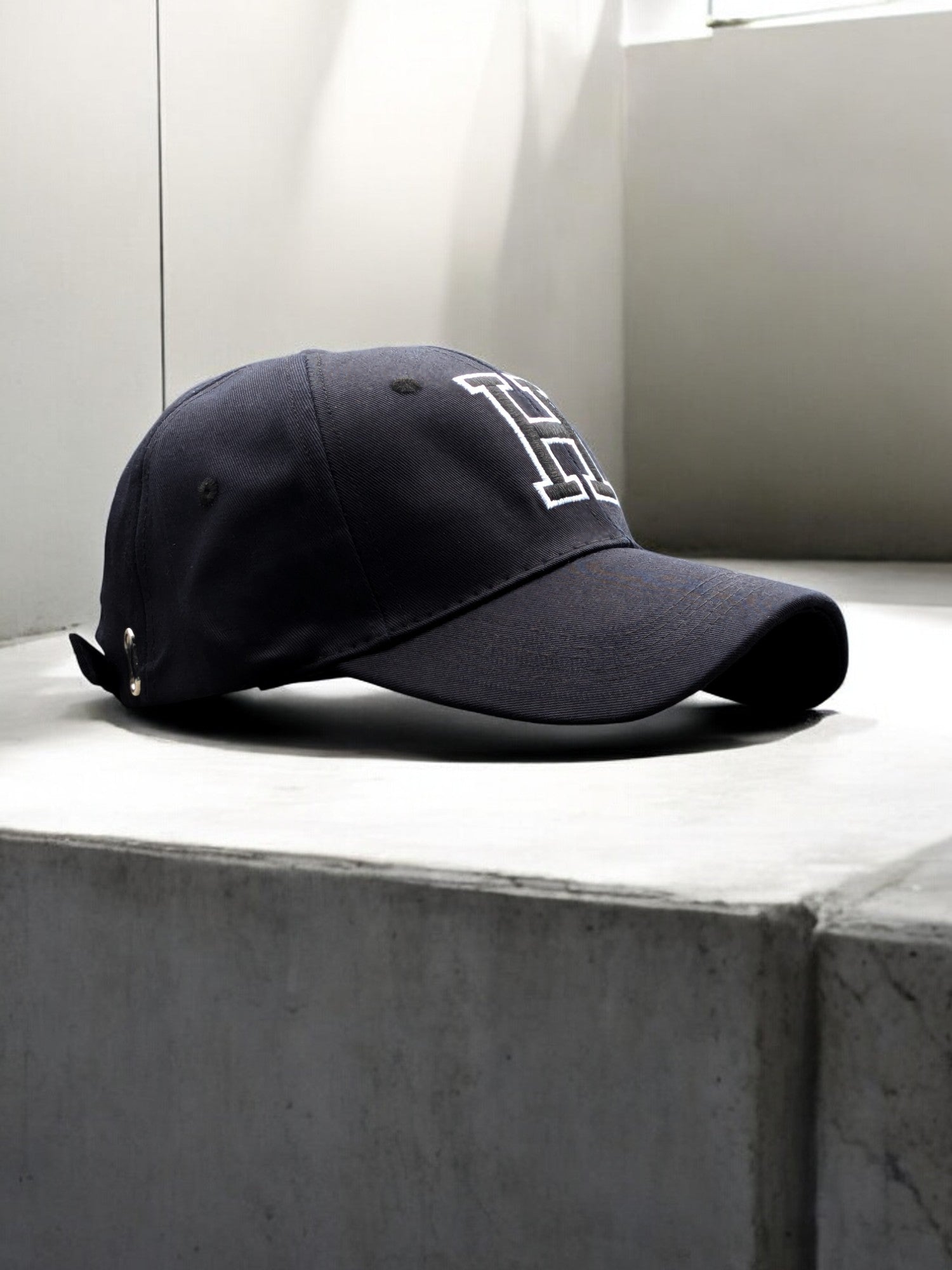 Cap [Latter H]
